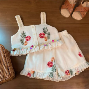 Sleeveless baby skirt